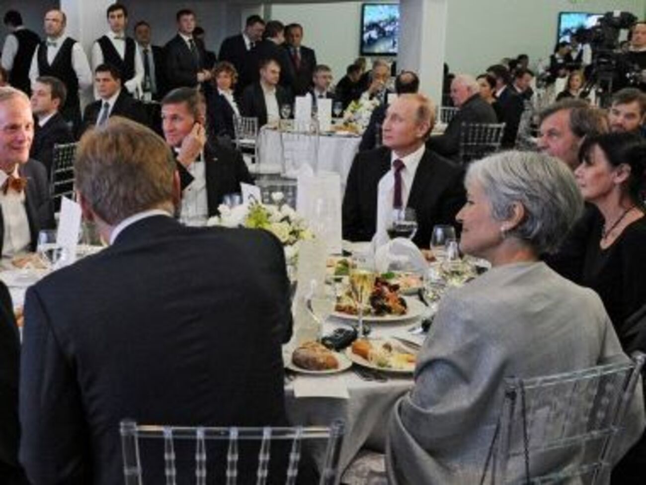 Владимир Путин и Майкл Флинн на банкете