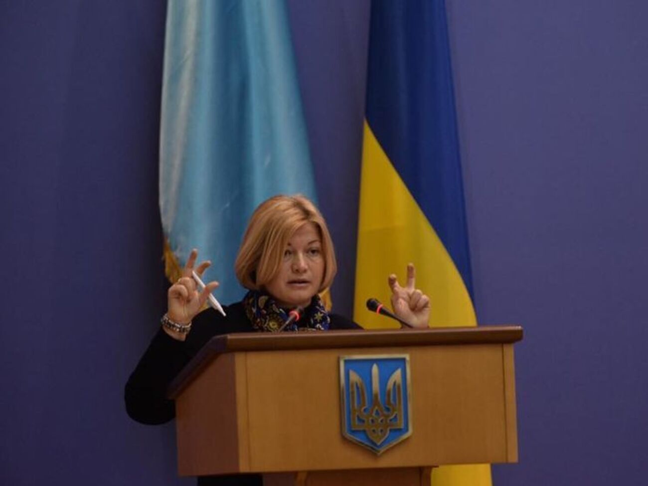 Ирина Геращенко:&nbsp;Те, кто призывают согласиться на отрезание по клочкам, сдачу в аренду и так далее, призывают отказаться от суверенитета и независимости