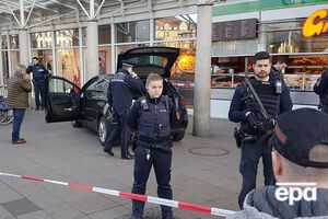 Водитель бросил машину и пытался убежать