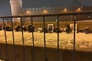 Место убийства Немцова огородили металлическими решетками