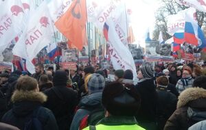 Тысячи людей собрались, чтобы почтить память Немцова