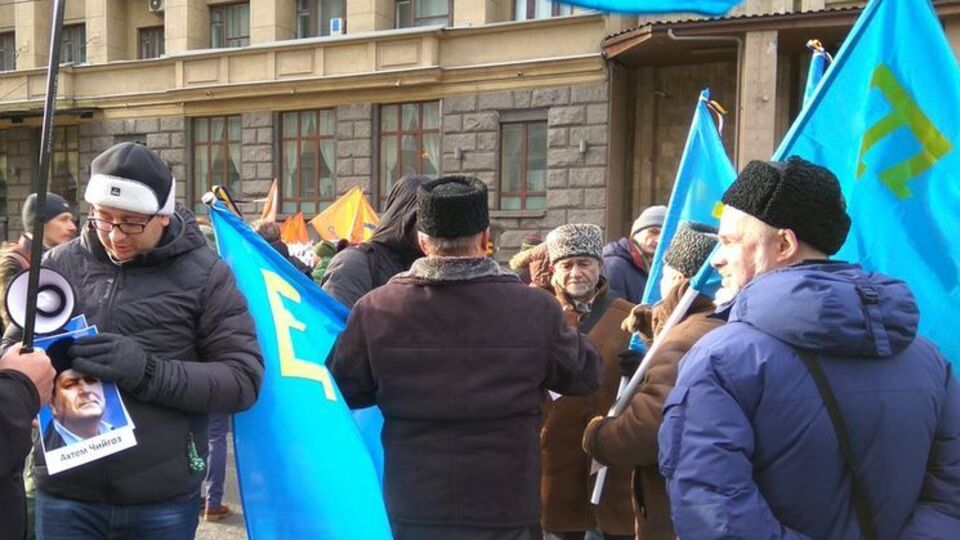 В Марше Немцова участвует колонна активистов, которые выступают за права крымских татар