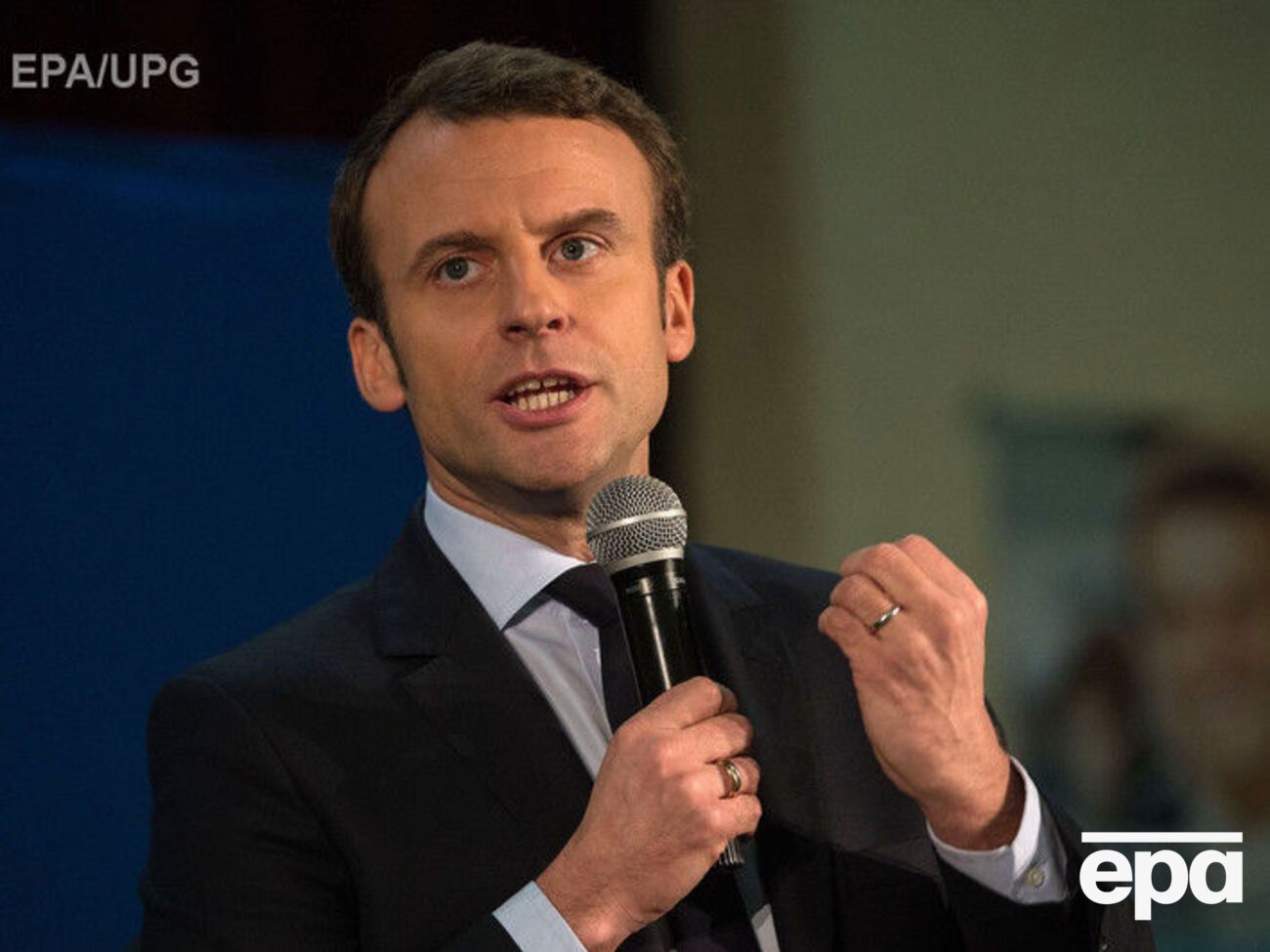 Макрон может обойти Ле Пен во втором туре