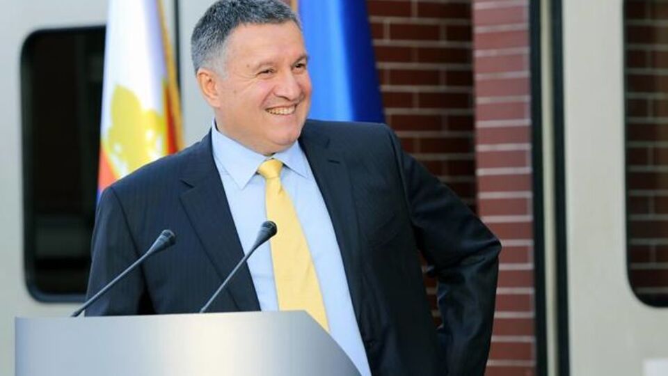 Аваков выступил за ограничение товарооборота с оккупированными территориями Донбасса