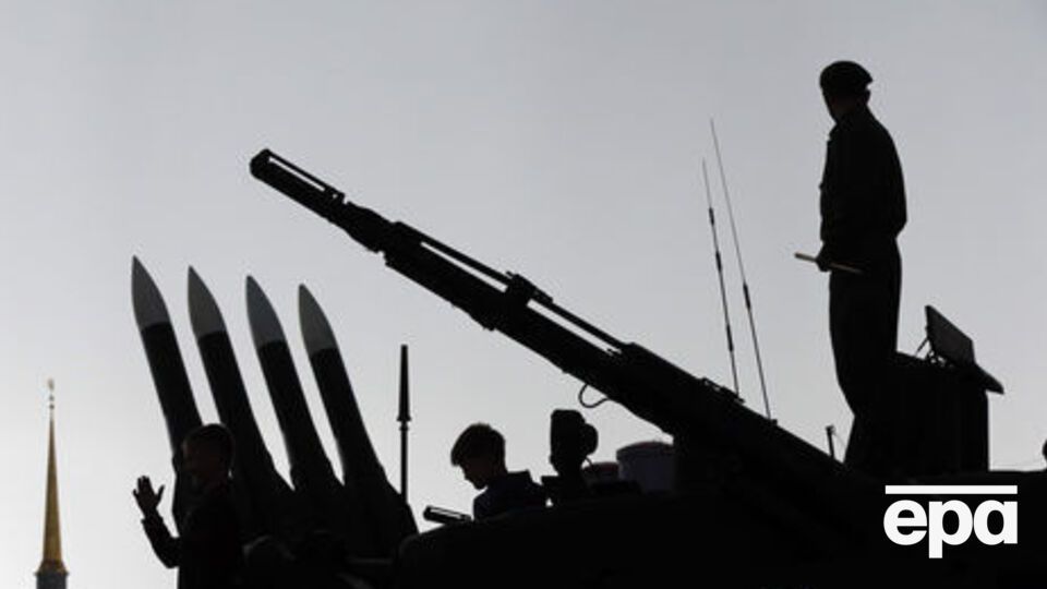 "Бук-М2" здатний збивати літаки і безпілотники на відстані від 3 км до 45 км, крилаті і балістичні ракети – на відстані до 20 км