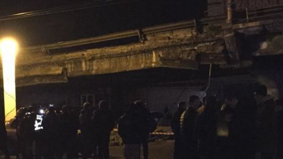 Движение по мосту восстановлено