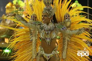 В Бразилии прошел конкурс-парад школ самбы. Фоторепортаж