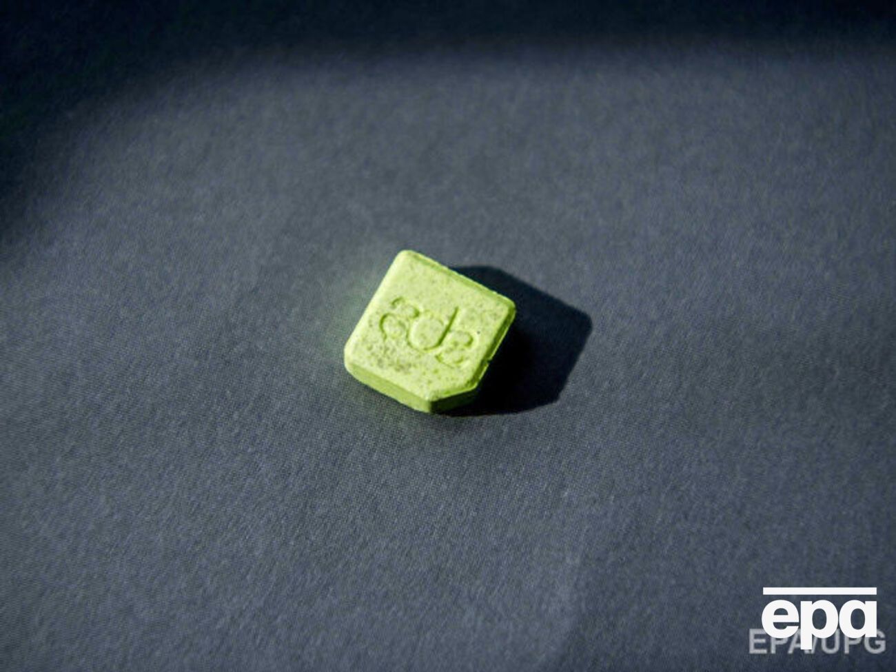 СБУ сообщает, что злоумышленник примкнул к торговле наркотиками через объявление в транспорте