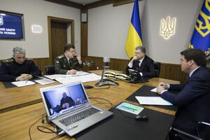 Порошенко і Жебрівський провели нараду в режимі відеоконференції
