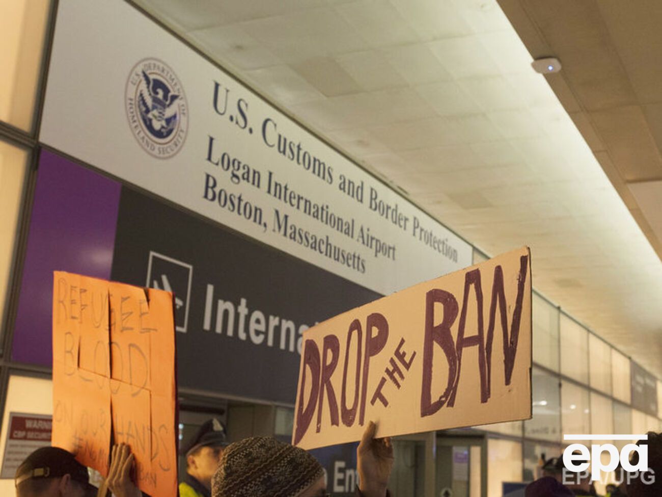 В США указ Трампа встретили протестами