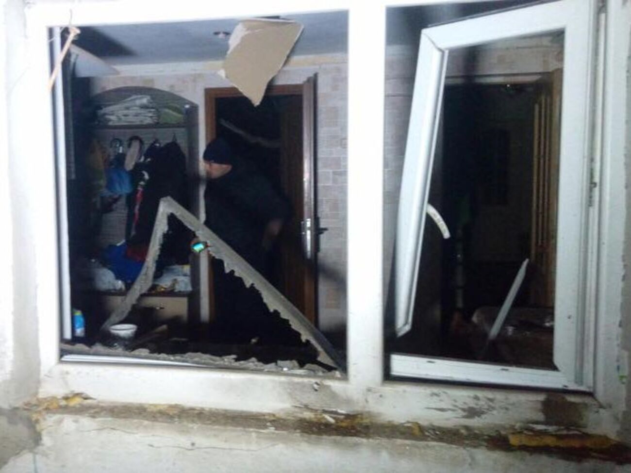 В поселке Сартана жилые дома пострадали от обстрела