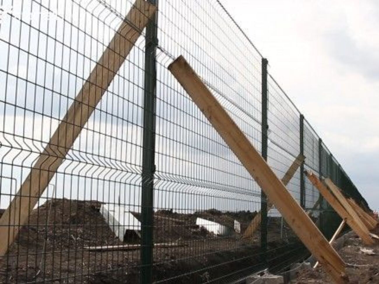 На реализацию проекта "Стена" уже потратили 600 млн грн