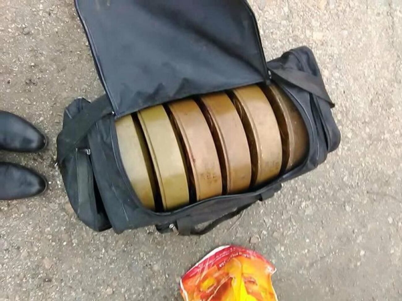 Украинский военнослужащий задержан при попытке продать украденные гранаты и мины