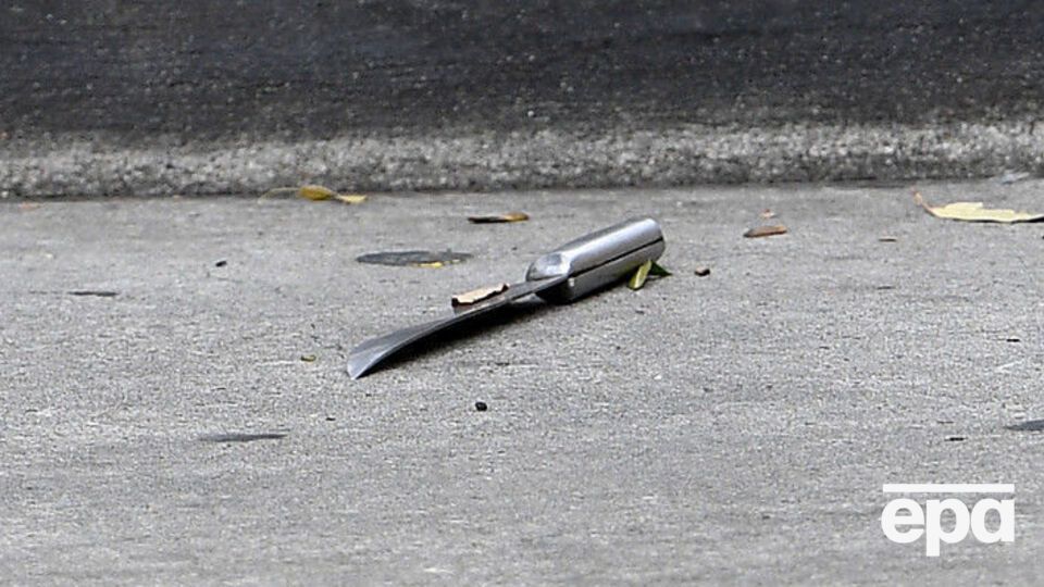 Мужчина ранил ножом шесть человек