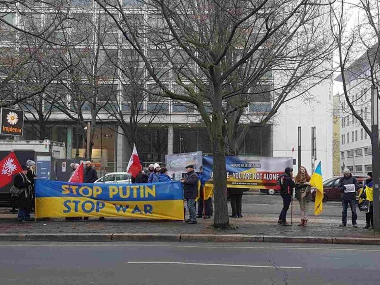 Возле&nbsp;посольства РФ в Германии протестовали против российской агрессии в Украине