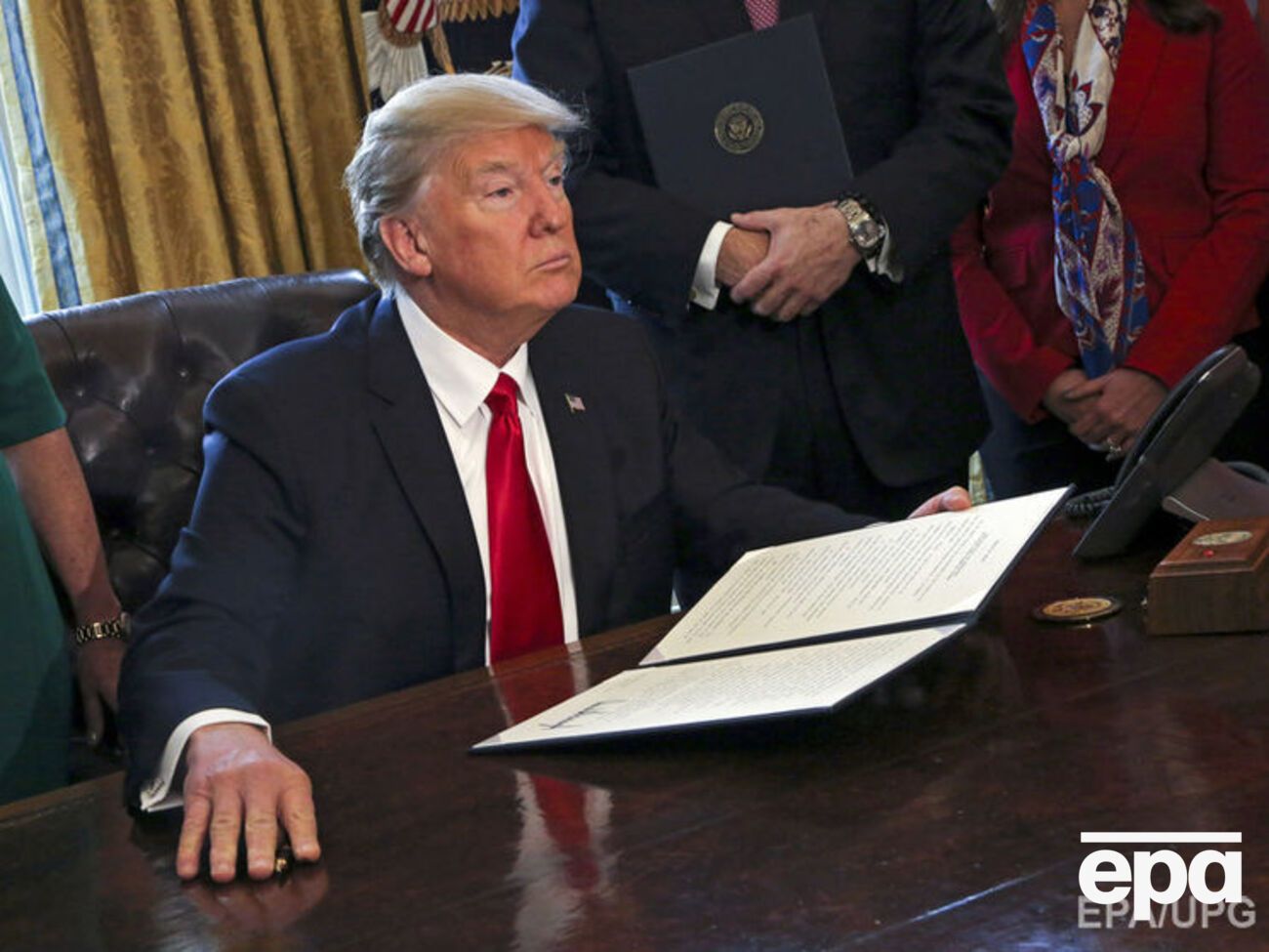 Трамп пообещал отменить решение суда о запрете его указа