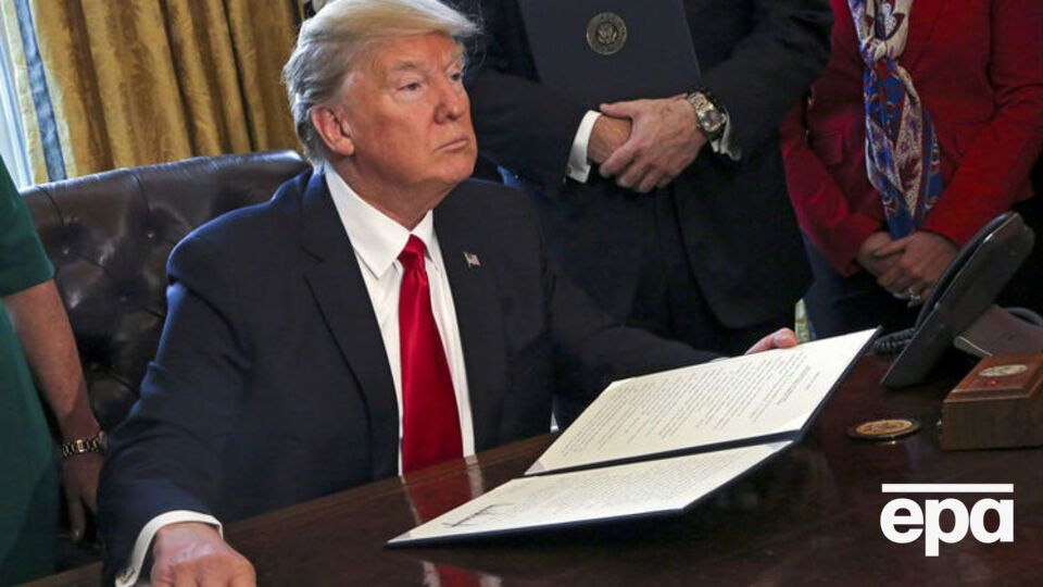 Трамп пообещал отменить решение суда о запрете его указа