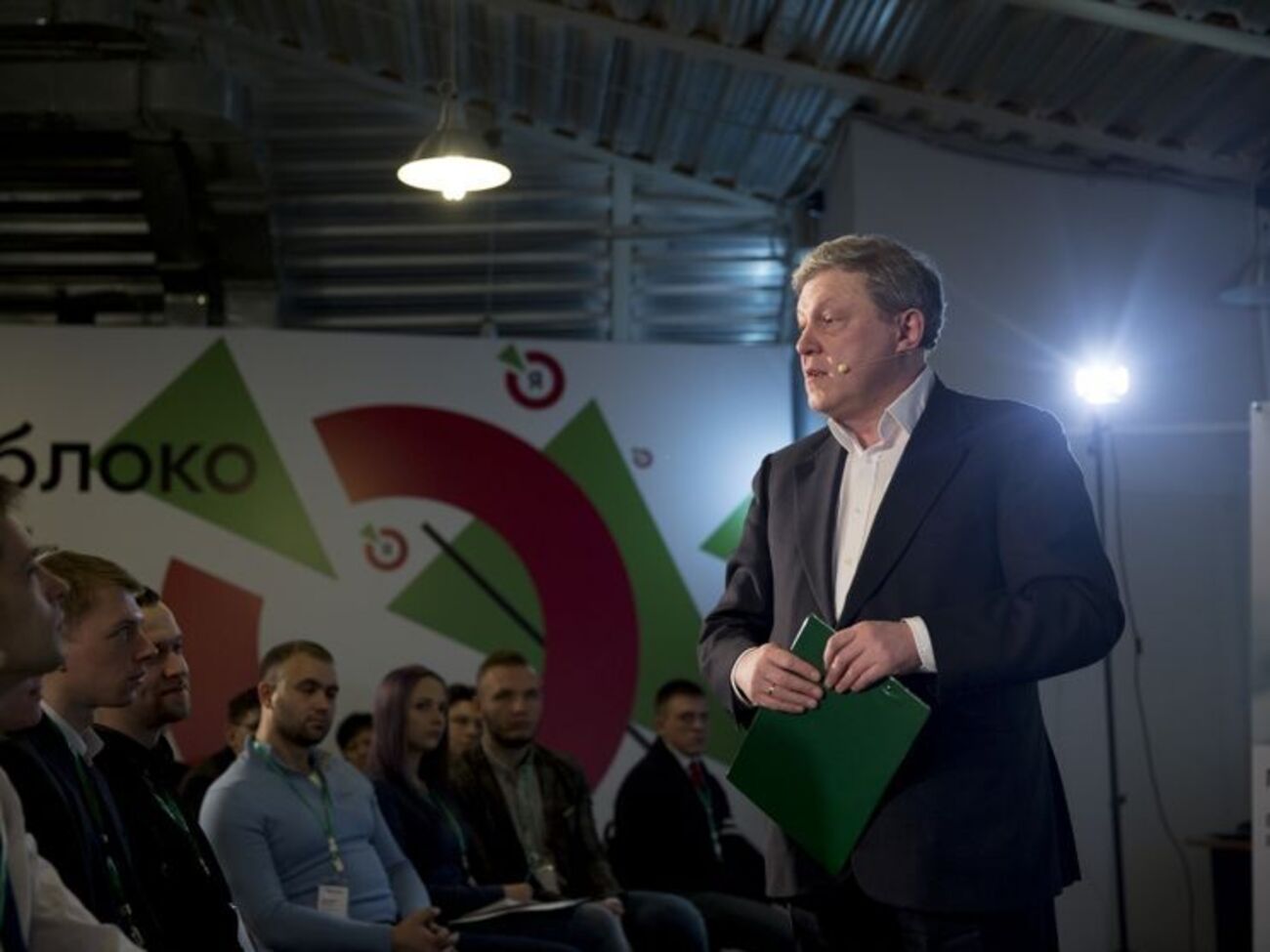 Явлінський: Навіть у такій країні, як Сполучені Штати, головне гасло – Make Great America Again. Again – це означає, назад, це експлуатація минулого