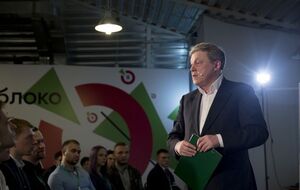 Явлинский: Даже в такой стране, как Соединенные Штаты, главный лозунг – Make America Great Again. Again – это значит, назад, это эксплуатация прошлого