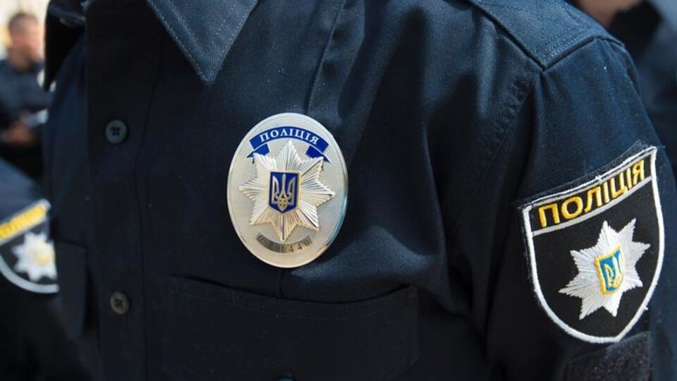 Потерпілий поліцейський наразі знаходиться в лікарні