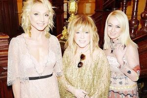 Орбакайте и Пугачева поздравили Рудковскую с днем рождения