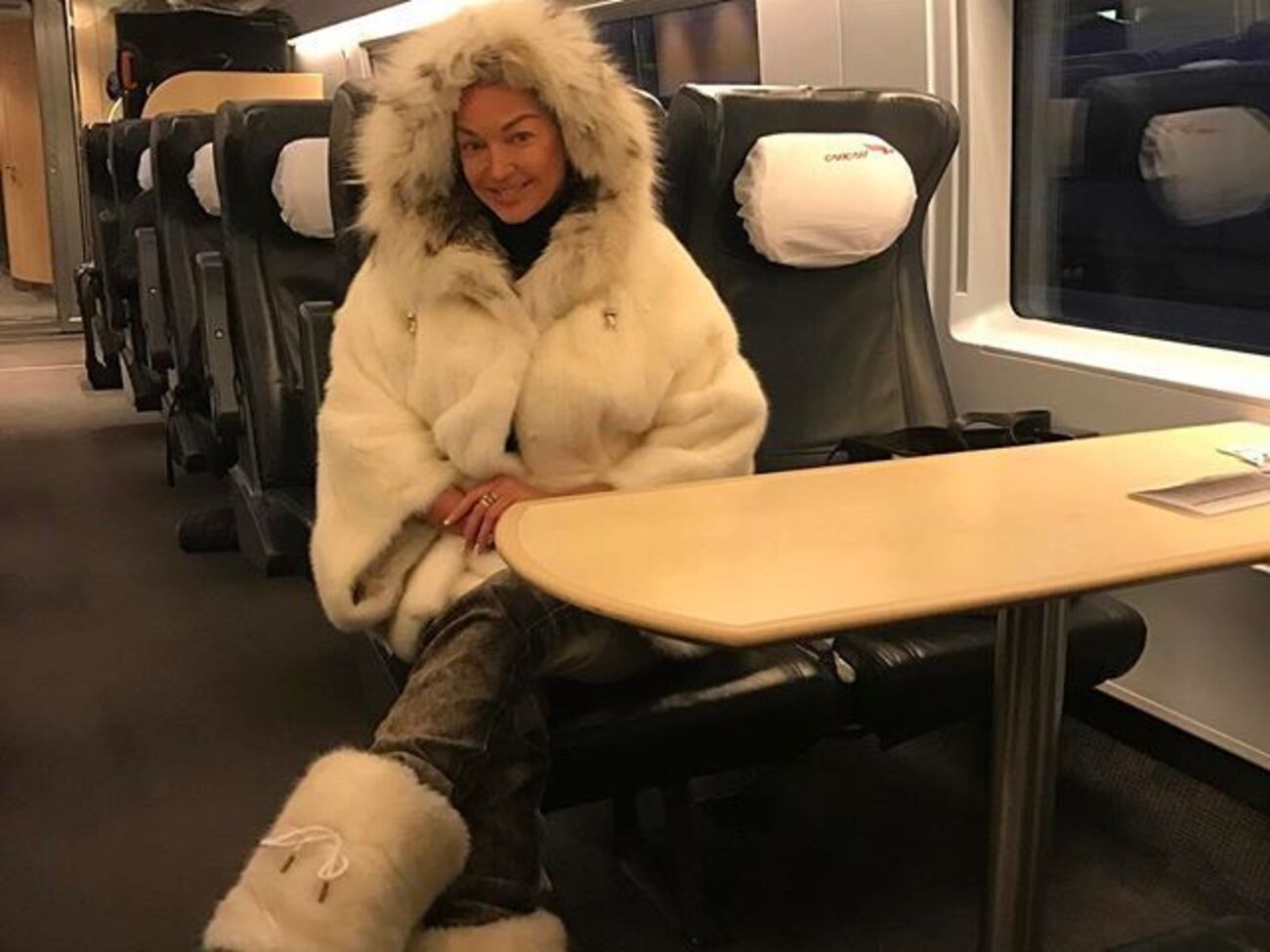 Волочкова занурилася у воду з льодом