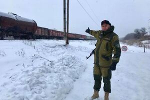 Парасюк утверждает, что пришел навестить полицейского в больницу с мандаринами, однако не нашел его