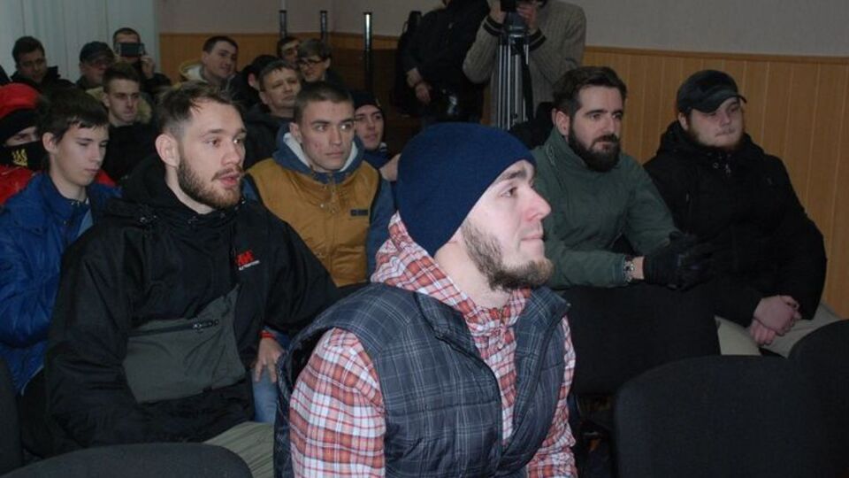 Обсуждение переросло в перепалку
