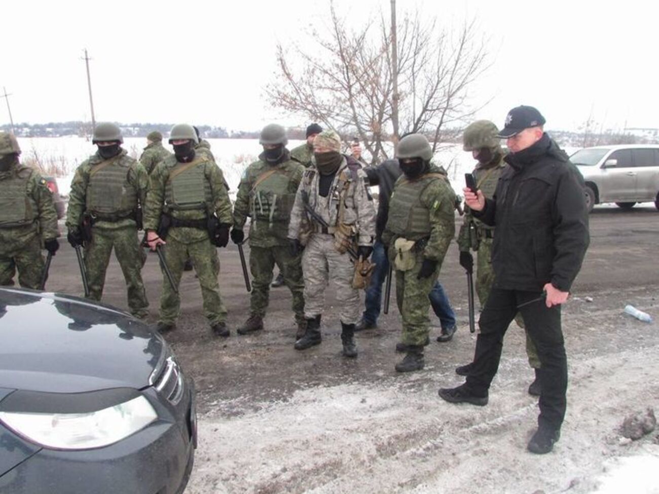 Начальник областного управления Нацполиции Аброськин (справа) находился на месте инцидента