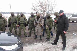 Начальник областного управления Нацполиции Аброськин (справа) находился на месте инцидента