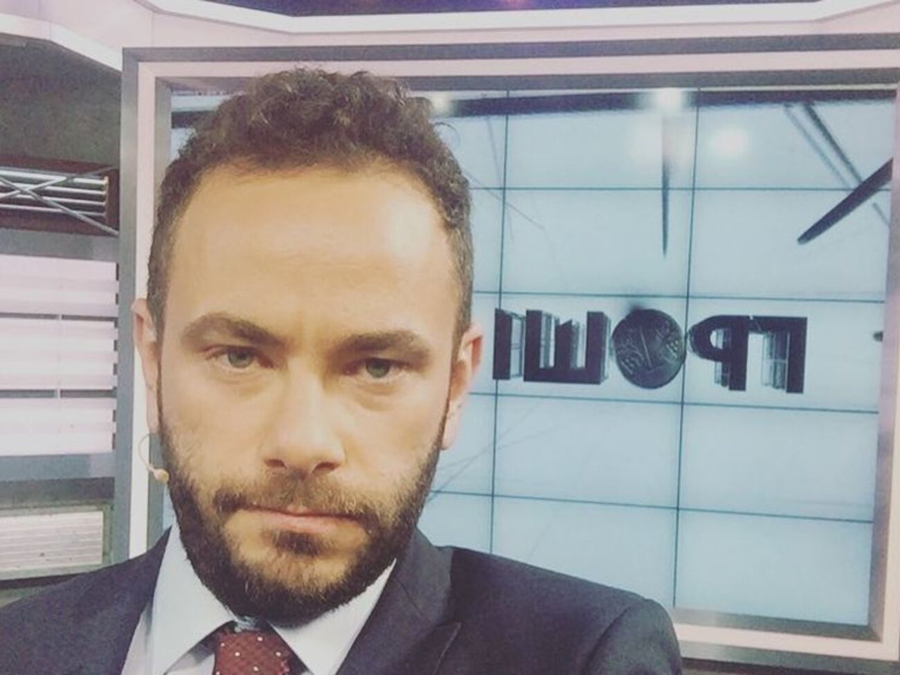 Александр Дубинский: Это очевидное бл...дство. Впрочем, нет. Я же не думаю, что Валерия Алексеевна делает это "по любви"