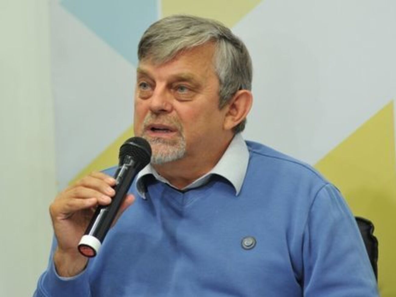 Небоженко: Сепаратисты идут в бой и что-то защищают, а в это время их местная власть говорит, что "нас не пускают в Россию"
