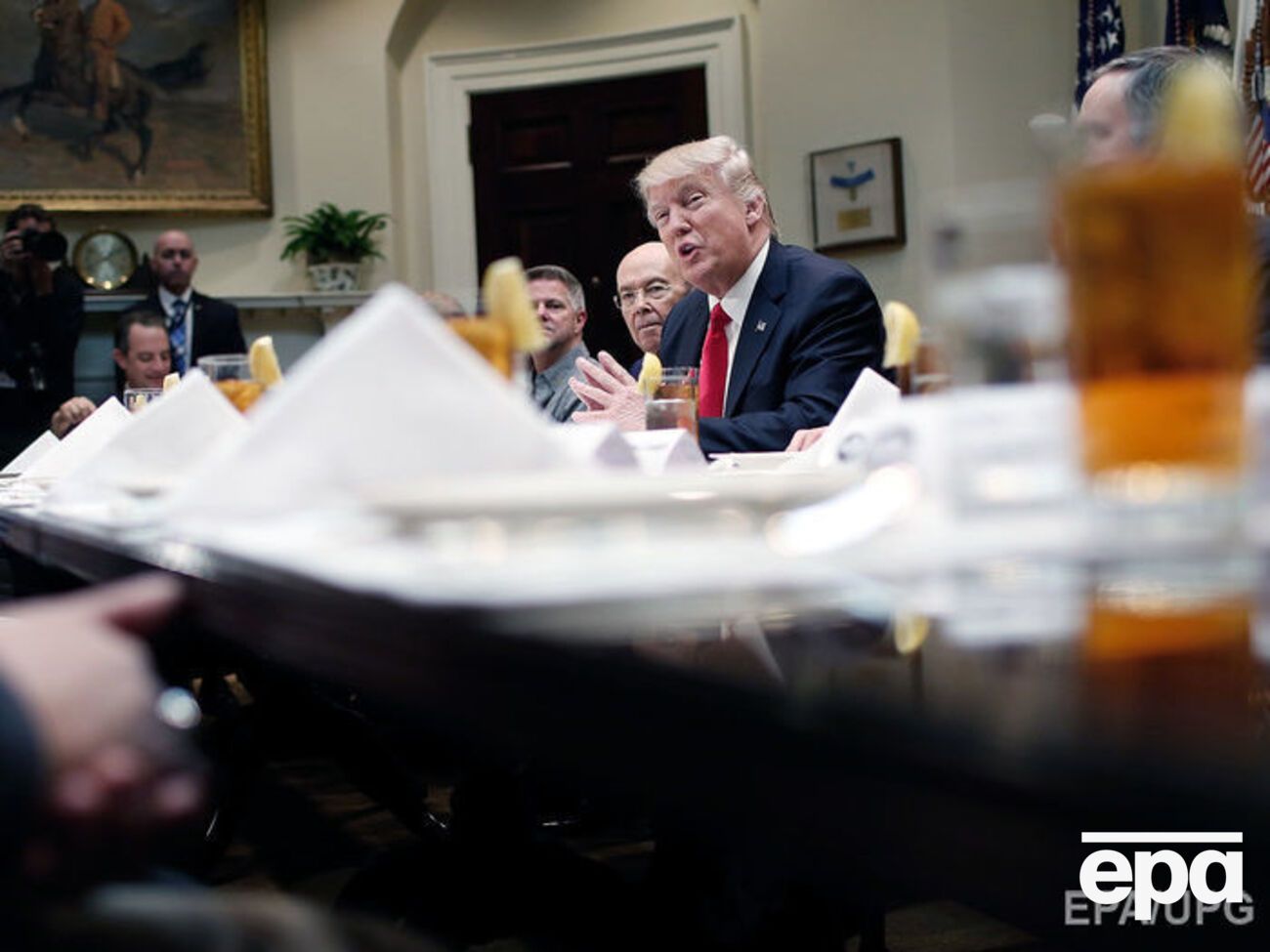Минюст настаивает на возобновлении действия указа Трампа