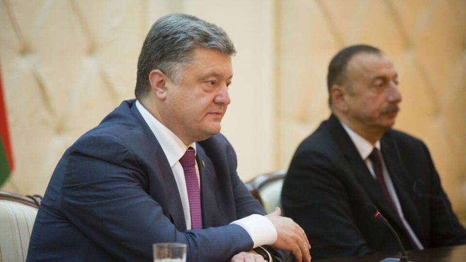 13–14 июля 2016 года Порошенко находился с официальным визитом в Азербайджане