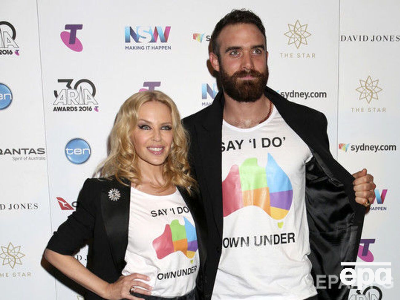 Миноуг сама предложила возлюбленному деньги