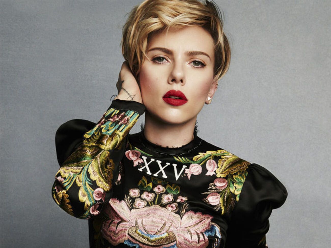 Номер издания Marie Claire, в котором опубликуют фотосессию Йоханссон, выйдет в марте