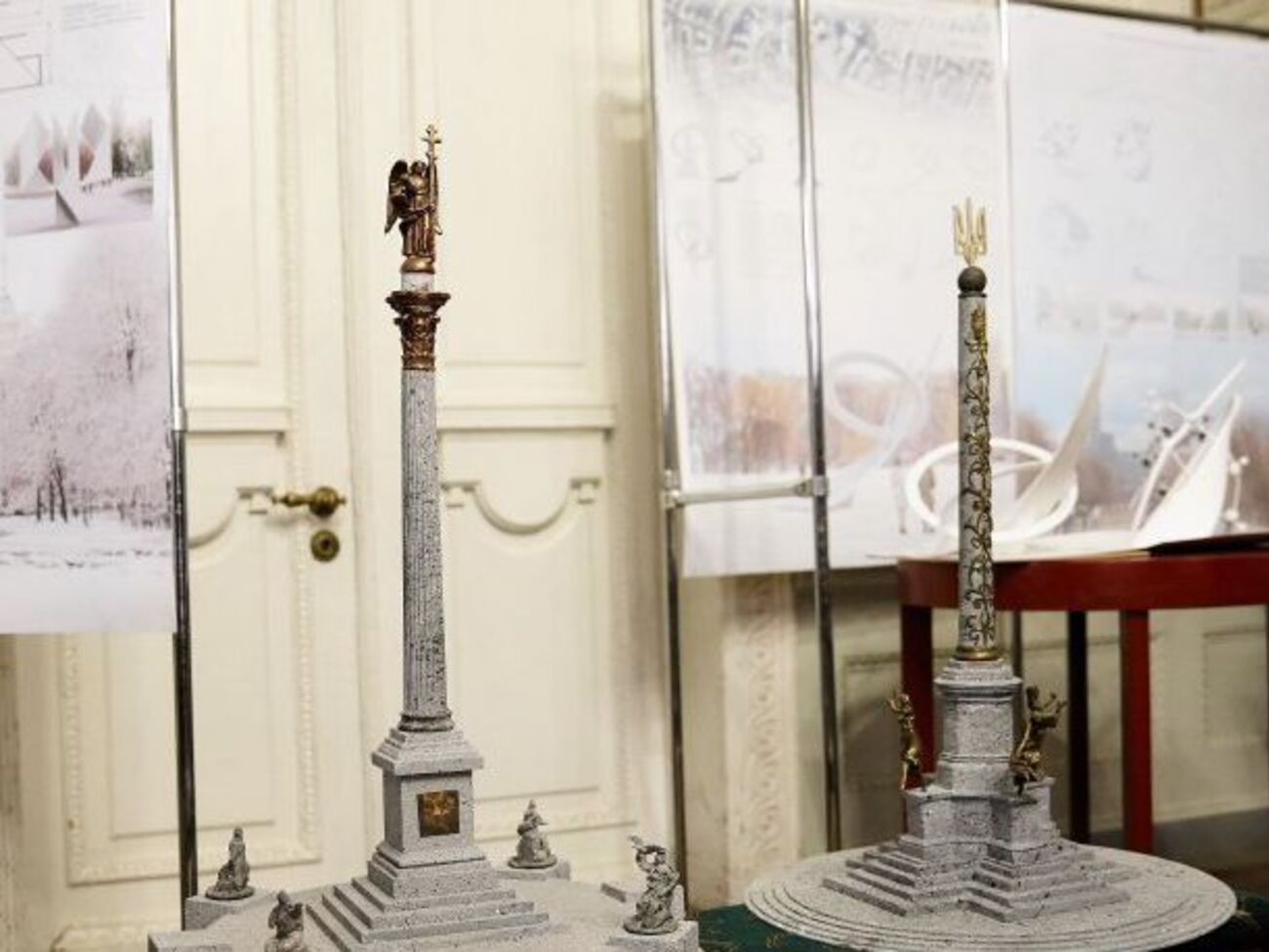 В електронної петиції йдеться про те, що 86-метрова колона не вписується в архітектурний ансамбль площі Свободи