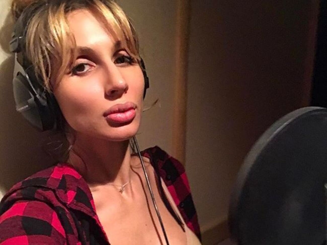 Loboda: Весь февраль с вами на связи