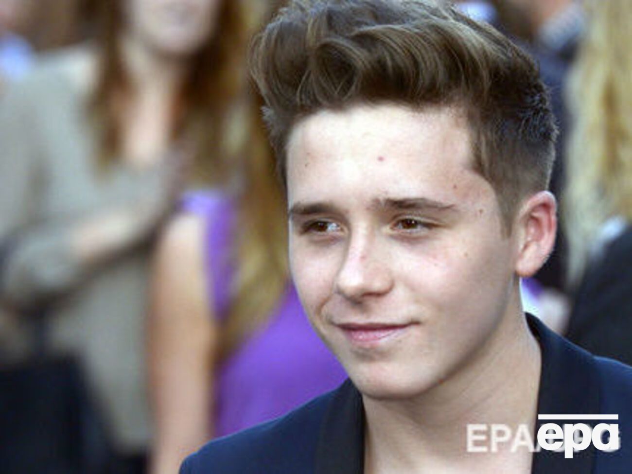 Бруклин Бекхэм в микроблоге показал свое детское фото и молодого Дэвида Бекхэма