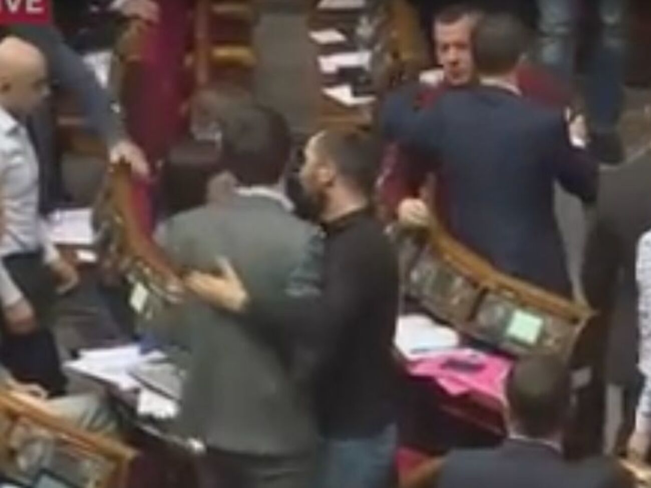 Лещенко та Мельничук влаштували бійку в Раді