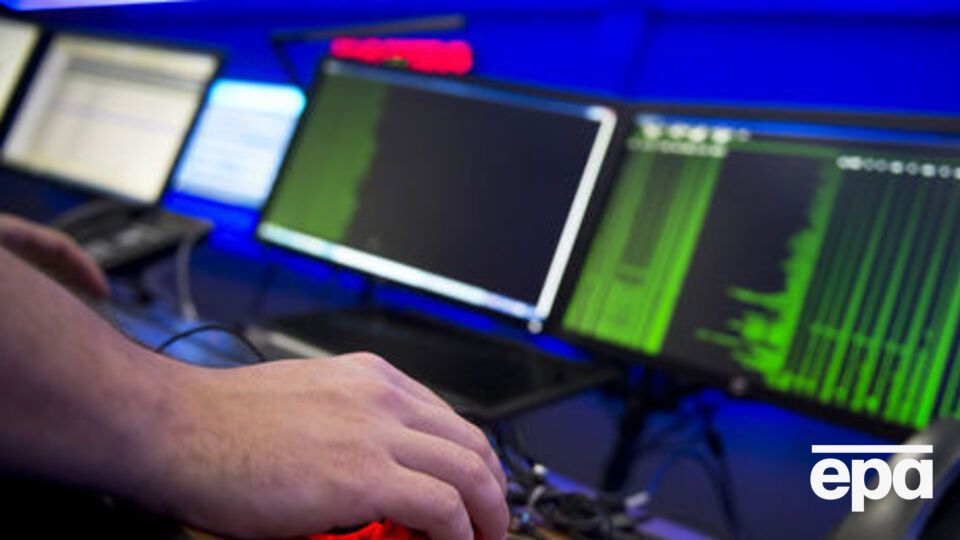 Анікєєва і Теплякова звинувачують у незаконному доступі до комп'ютерної інформації