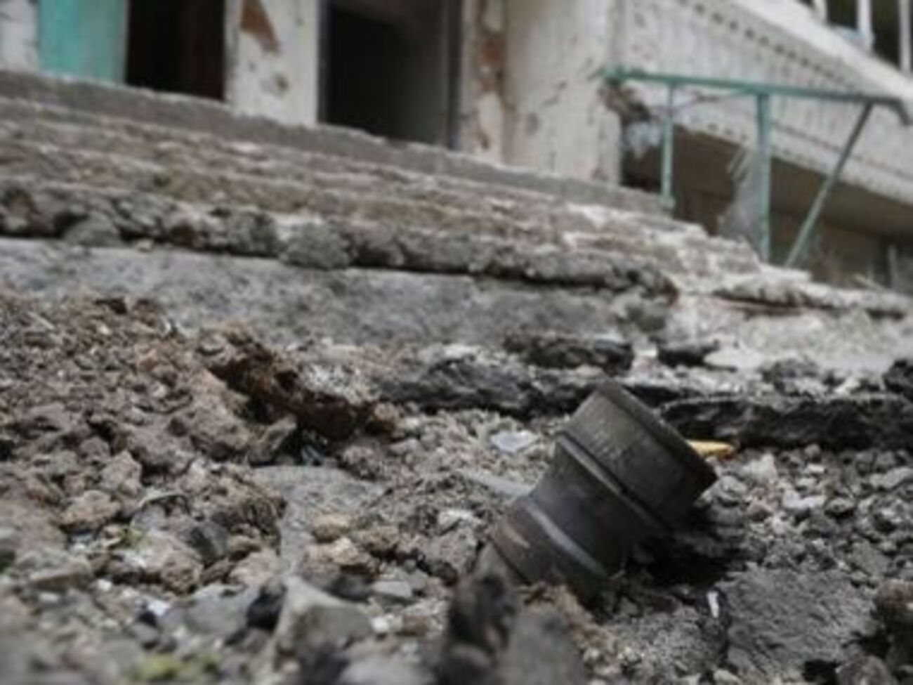 Парень подорвался на мине под Мариуполем