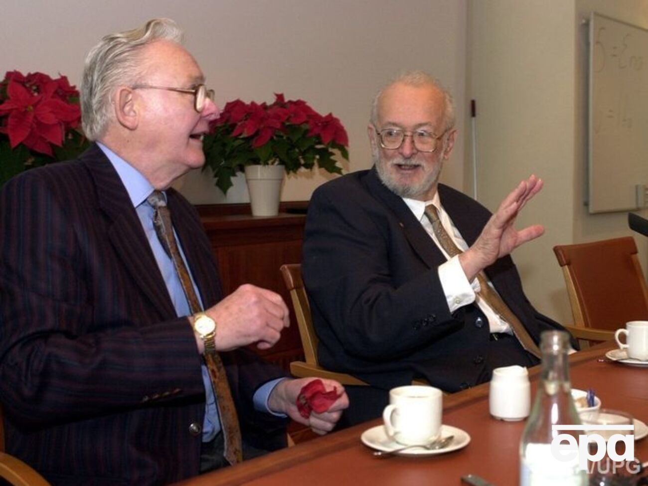 Менсфілда (ліворуч) і Лотербура вважають винахідниками магнітно-резонансної томографії