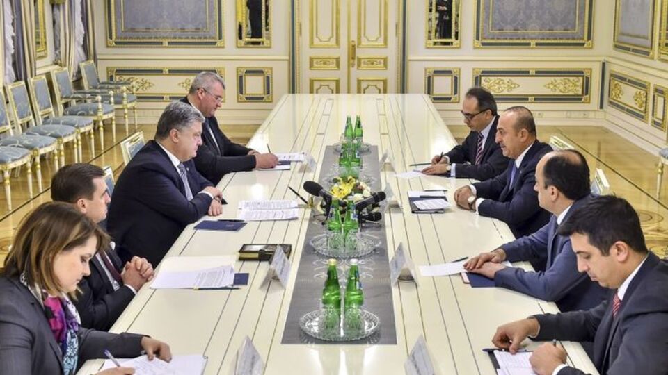Порошенко і Чавушоглу відзначили високу динаміку двосторонньої взаємодії щодо реалізації досягнутих домовленостей