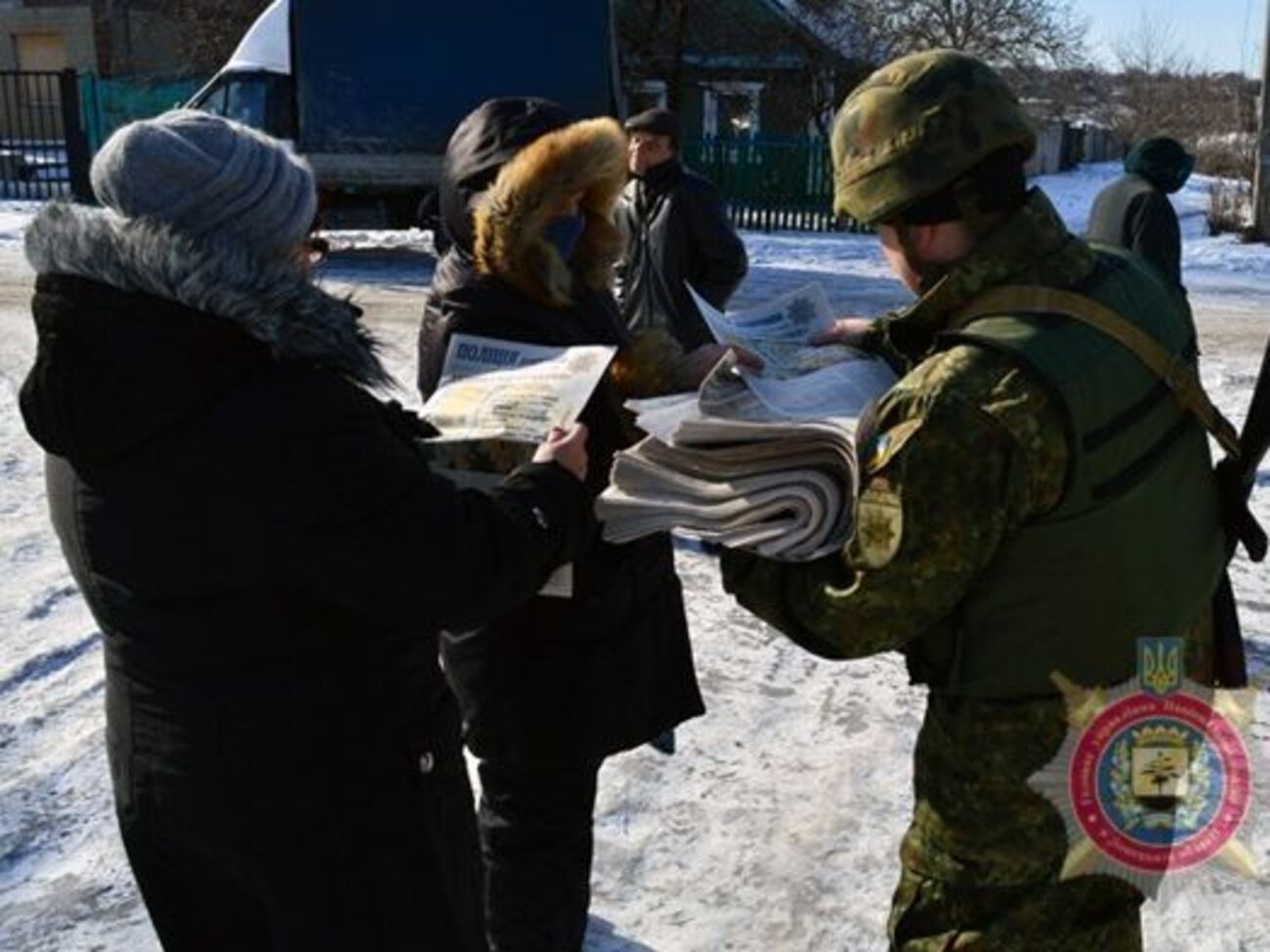 Аброськин: Мы выдали спецвыпуск газеты специально для жителей Авдеевки, чтобы люди имели объективную и полную информацию о ситуации в городе