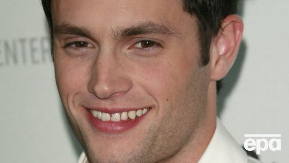 Беджлі одружився з Керк після трьох років стосунків