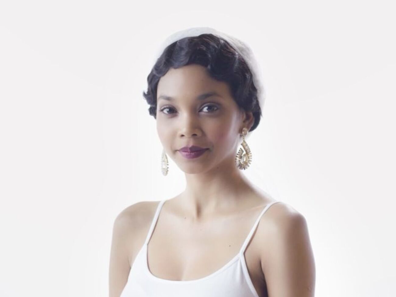 Модели демонстрировали прически, наиболее популярные среди невест за последние 100 лет