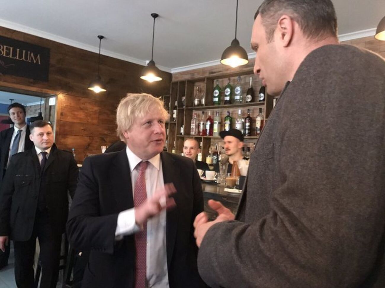 Джонсон перебуває з візитом у Києві