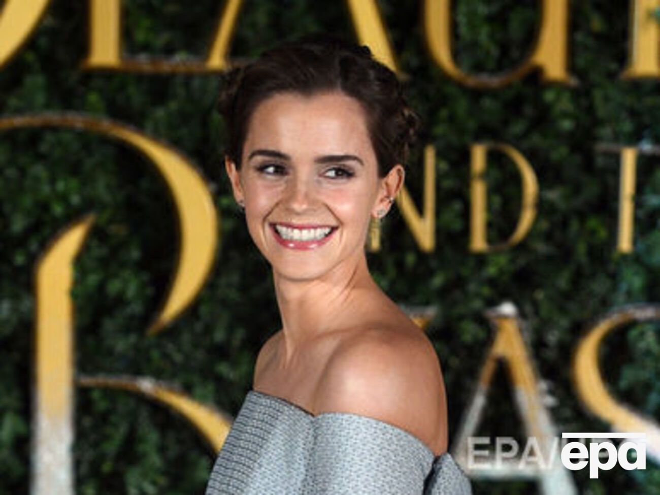 Уотсон снялась без белья и рассказала о любви к книгам