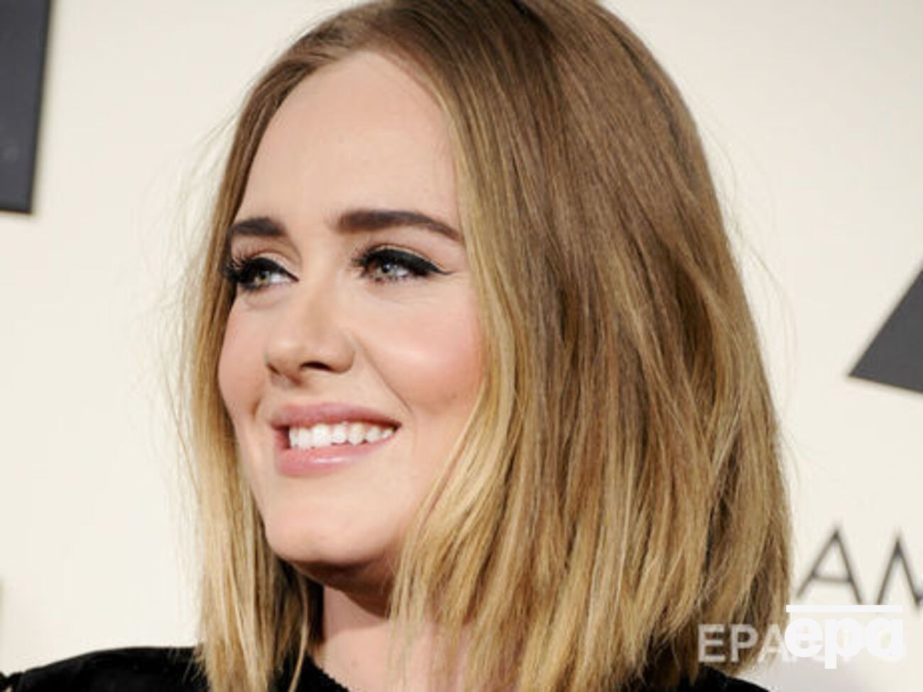 На концерті Адель зі сцени у глядацький зал летіли подарунки